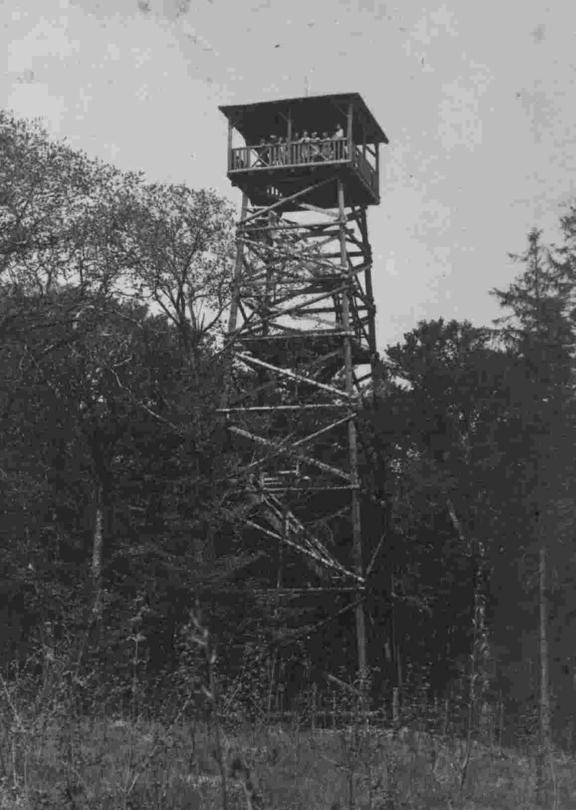 Der erste Turm 1921-1934